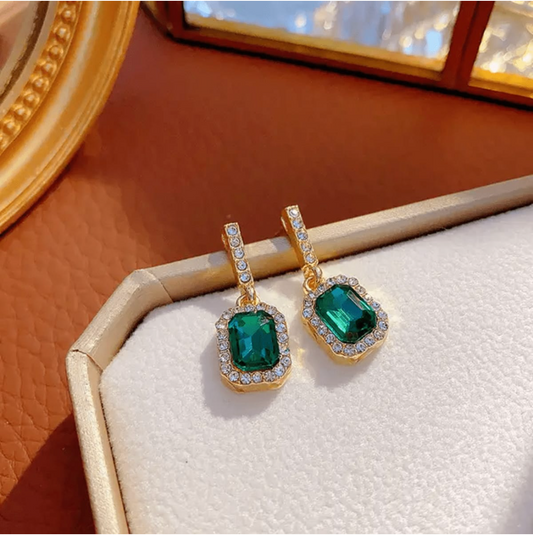 Luxury Golden Plated Green Stone Crystal Decor Drop Earrings