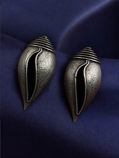 Shankh Oxidised Stud Earrings – Perfect for Daily Wear