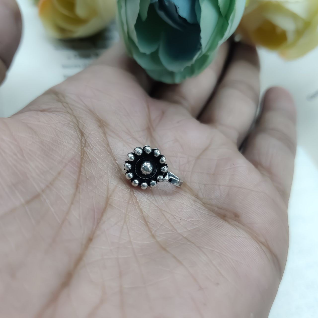 Attractive Flower Style Oxidised Press Nosepin