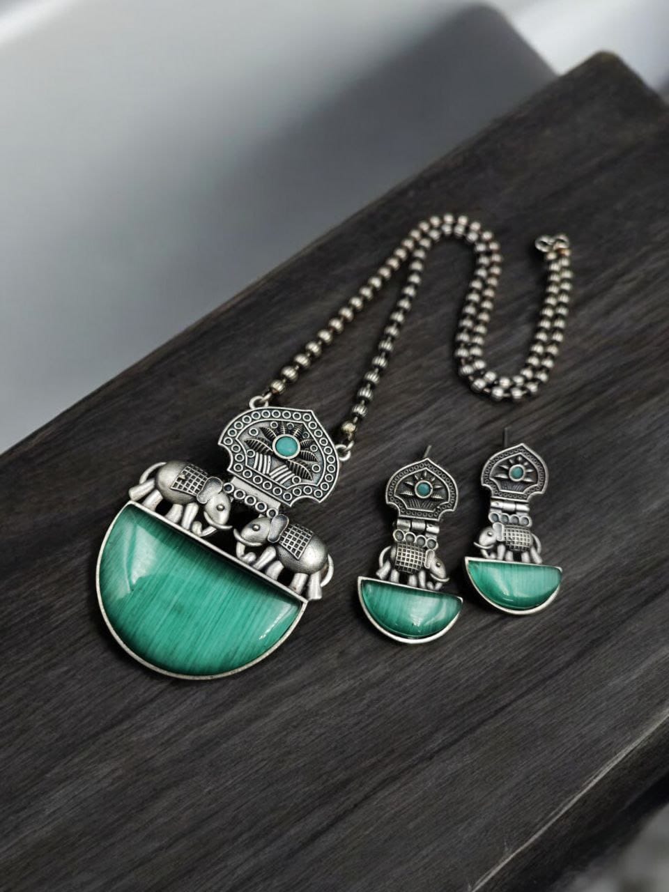 Silver Replica Elephant Monalisa Stone Necklace Set