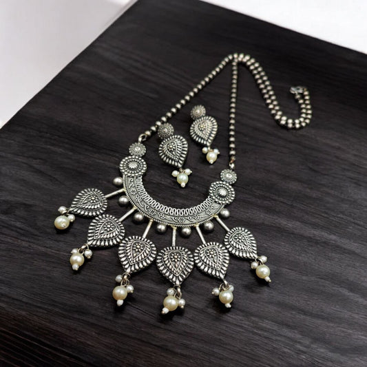 Vintage Look Silver Replica Necklace Set